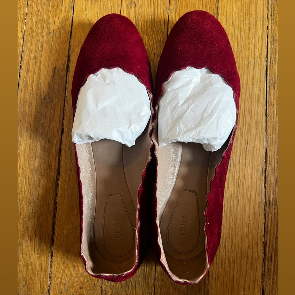 Chloe Lauren Scalloped Suede Ballet Flats in Burgundy Red, Size 40